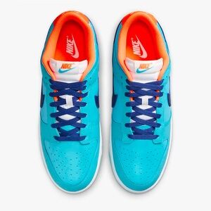 Nike Dunk Low SE
Men's Shoes size 11